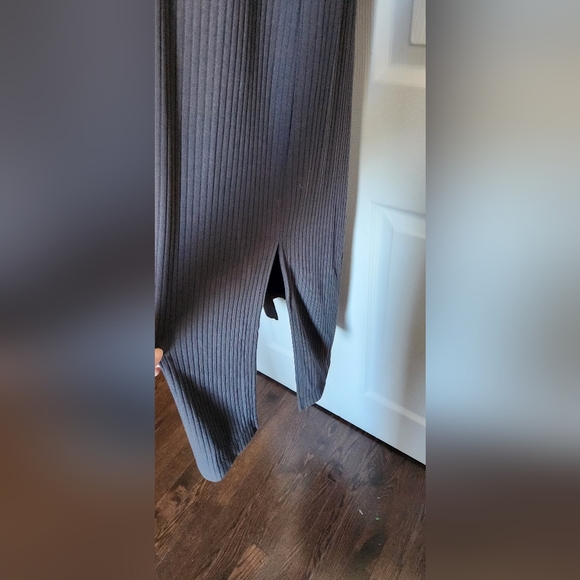 Old navy gray long dress with slit - Picture 3 of 3